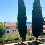 Delux * Ρόβινι